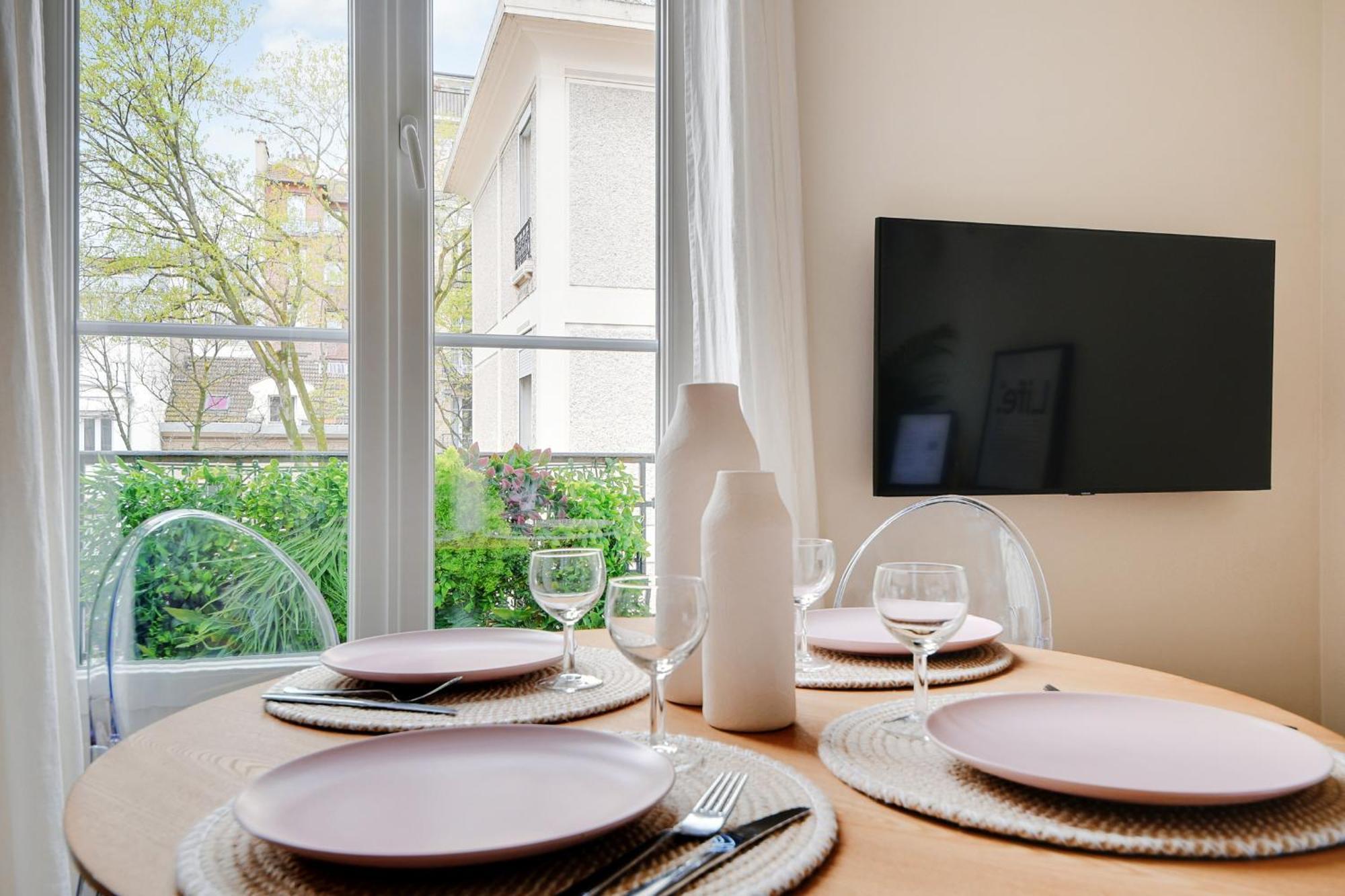 Comfy Suite By Les Maisons De Charloc Homes Boulogne-Billancourt Extérieur photo